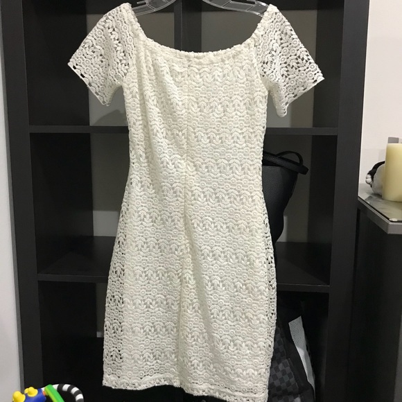 White lace off the shoulder dress - Picture 2 of 6